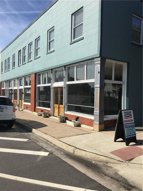 Building Photo - 115 N Walton St