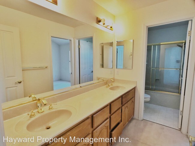 Foto del edificio - 28425 Fox Hollow Dr