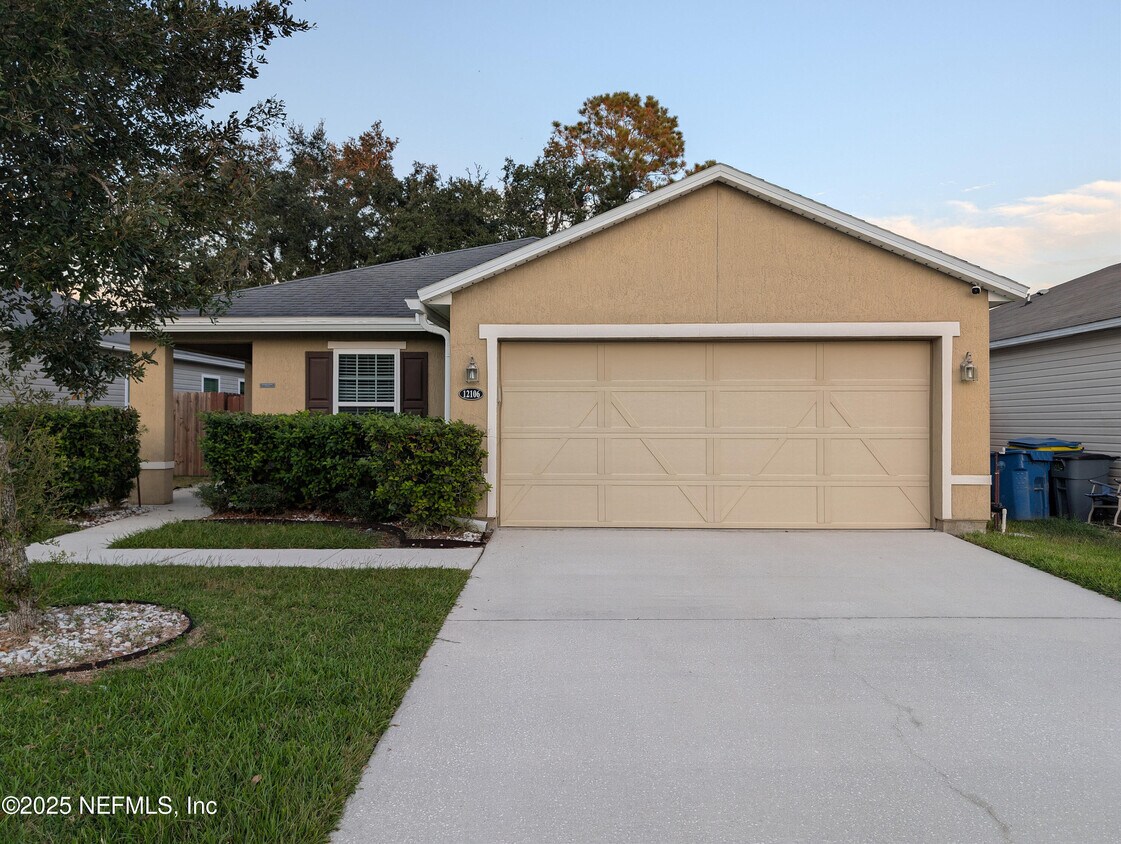 Foto principal - 12106 Alexandra Dr