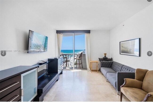Foto del edificio - 6365 Collins Ave