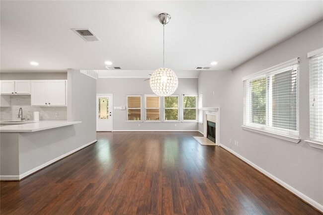 Building Photo - 54 Sawmill Grove Ln