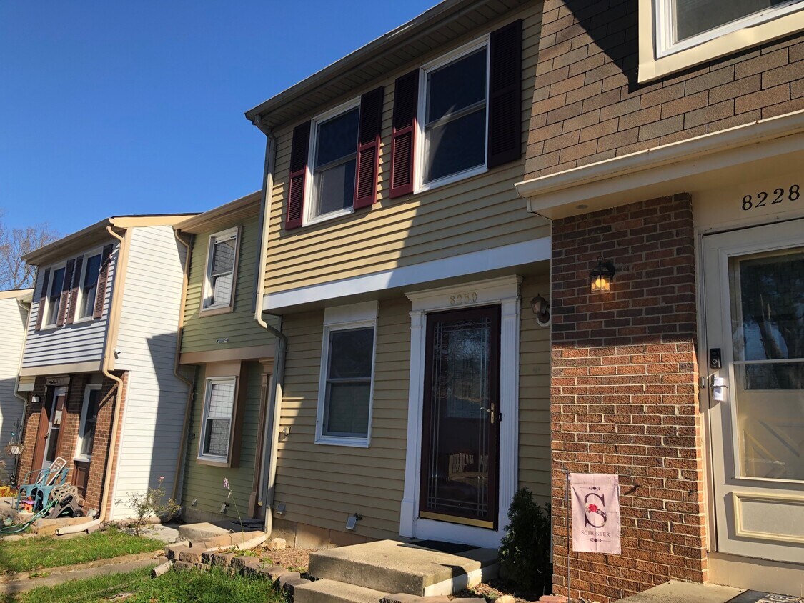 8230 Crestmont Cir, Springfield, VA 22153 House Rental in Springfield