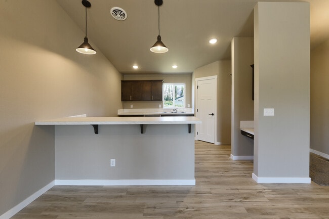 Building Photo - 407 Pear Dr