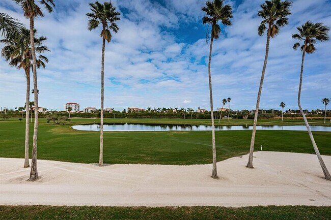 Building Photo - 6141 Bahia Del Mar Blvd S