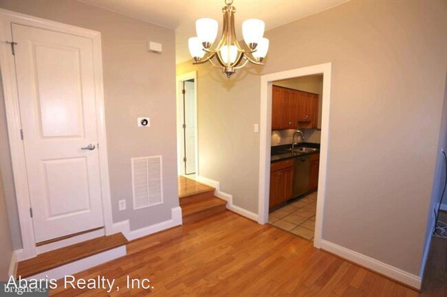 Building Photo - 1 br, 1 bath House - 13 14th Street NE #13