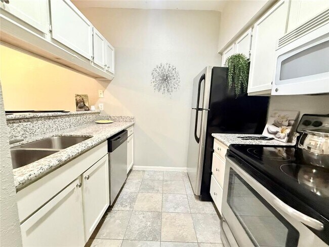Beautiful 2 bedroom 1 bath condo - Beautiful 2 bedroom 1 bath condo