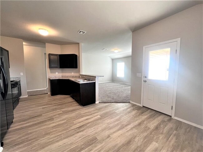 Building Photo - 1314 Travertine Pl