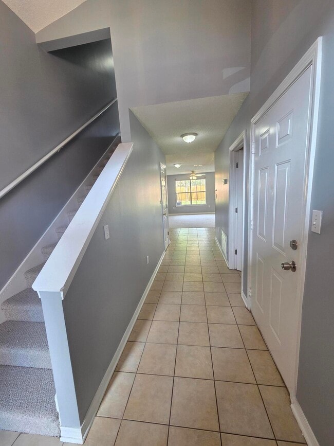 Building Photo - 129 Noblat Dr