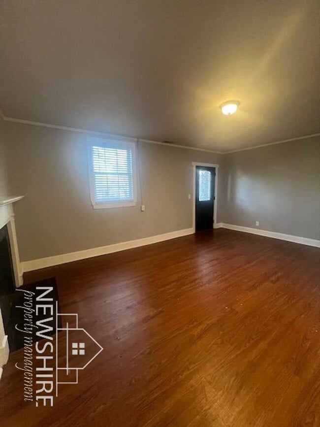 Building Photo - 208 Crestfield Rd