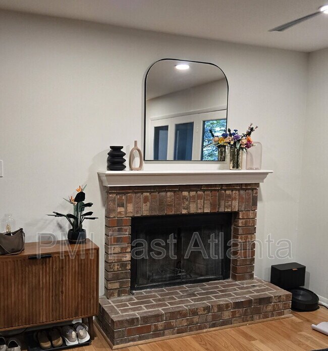 Foto del edificio - 512 Tuxworth Cir