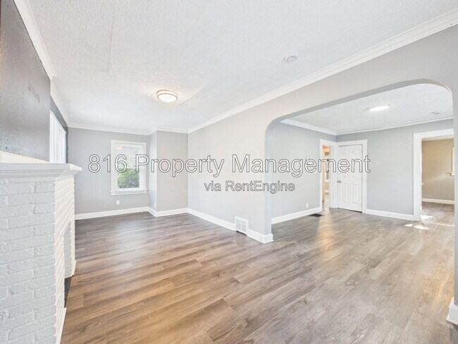 Building Photo - 6808 S Benton Ave