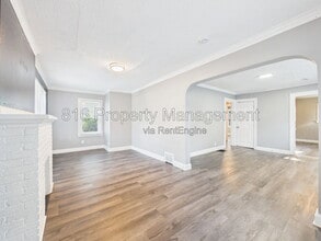 Building Photo - 6808 S Benton Ave