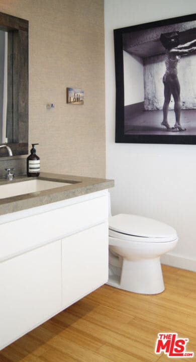 Foto del edificio - 1131 Alta Loma Rd