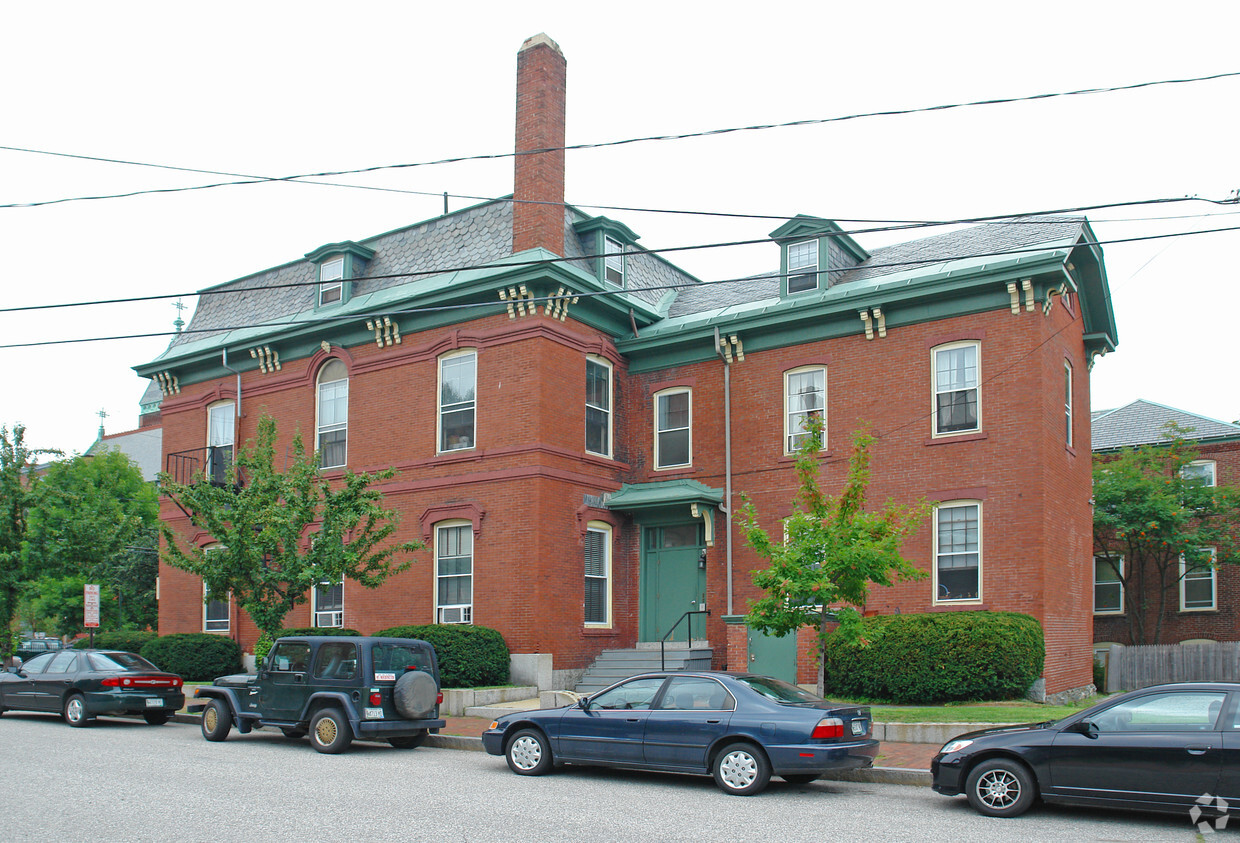 Foto del edificio - 158 Danforth St