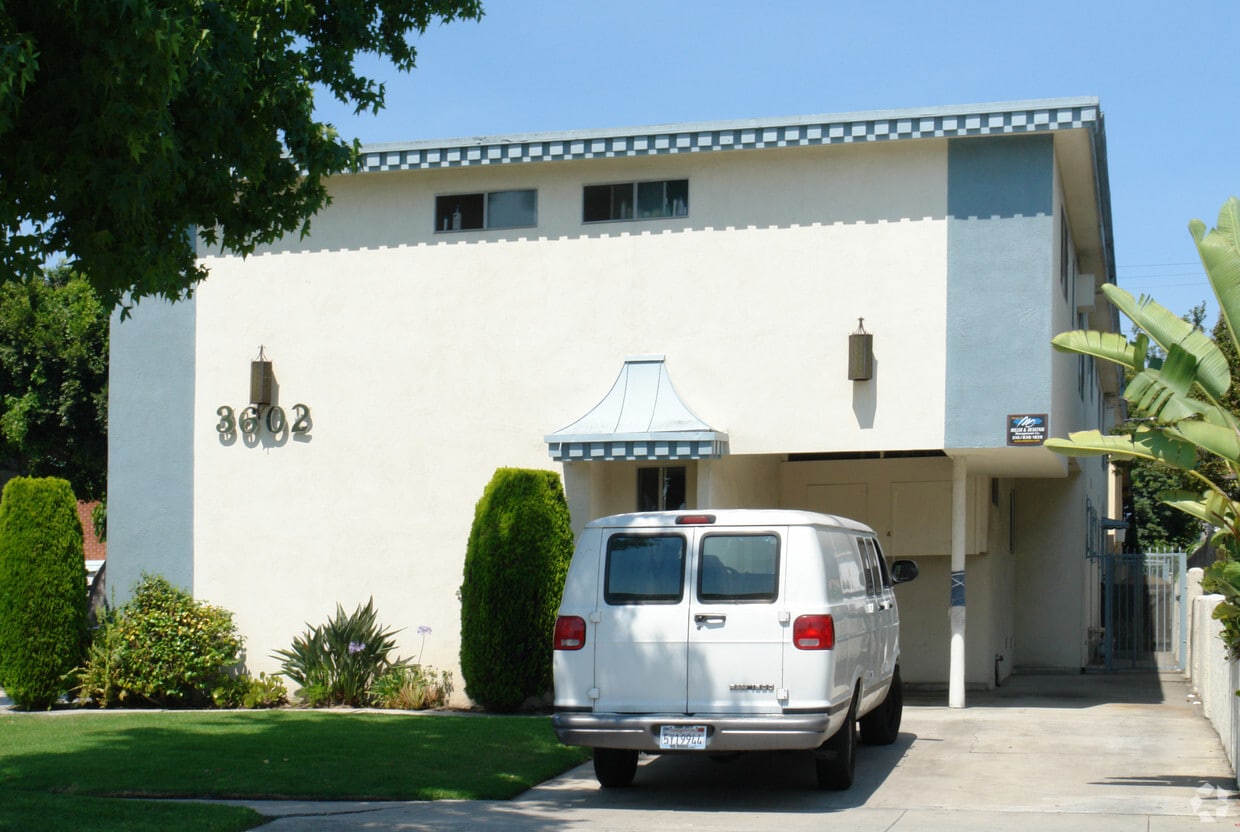 Primary Photo - 3602 Keystone Ave