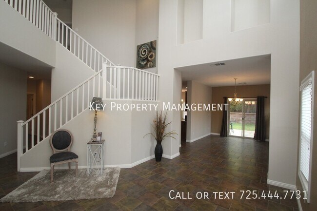Building Photo - RENOVATED GREEN VALLEY HOME W/ 3 CAR GARAGE