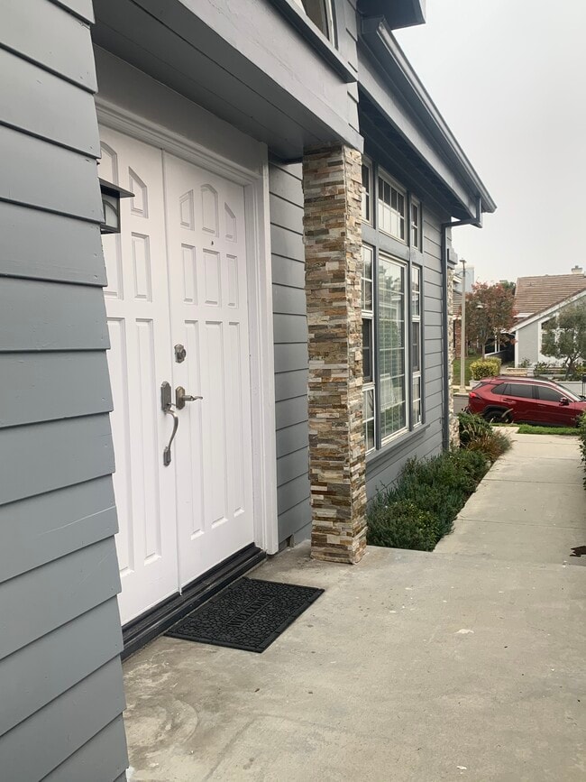 Building Photo - 7534 W 85th St