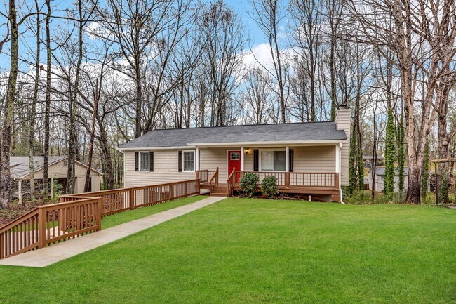 Building Photo - 1790 Silver Leaf Ct Sw