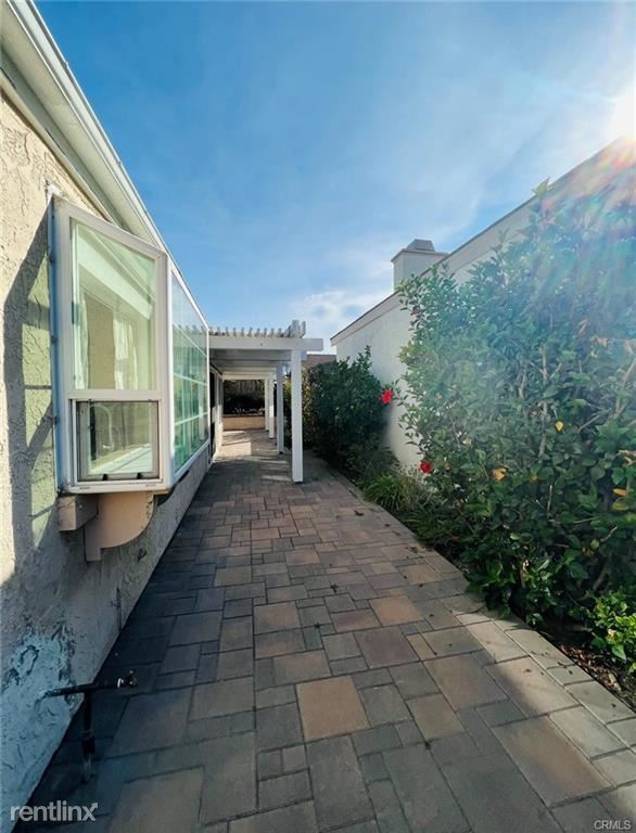 Foto del edificio - 4 br, 2 bath House - 23 Willowbrook