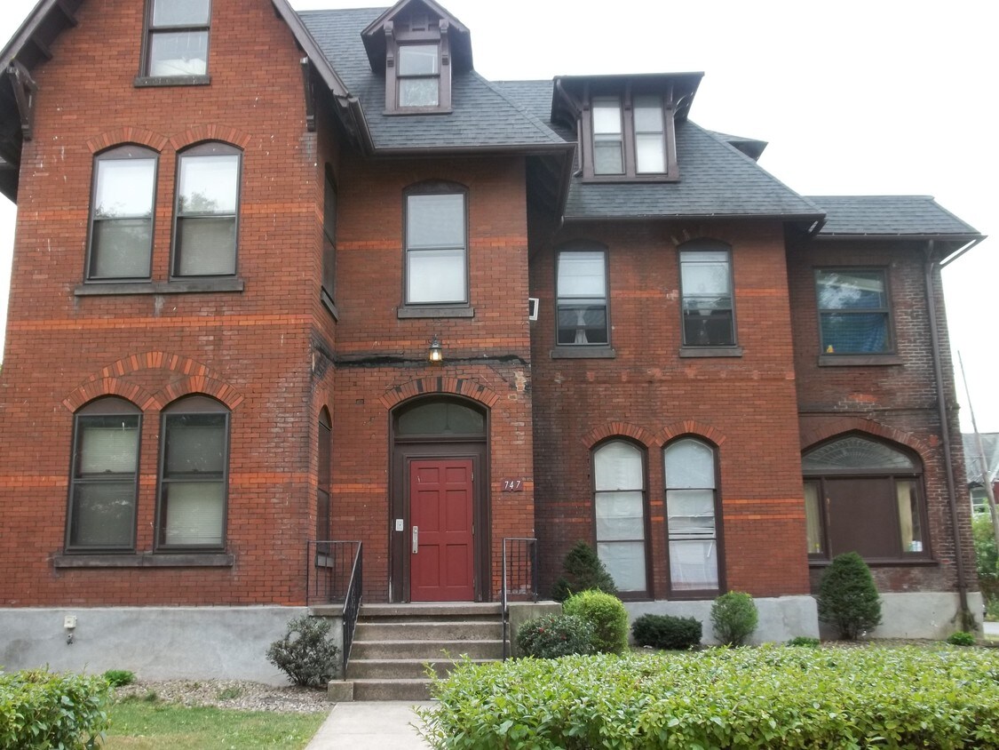 747 W 4th St, Williamsport, PA 17701 Apartments in Williamsport, PA