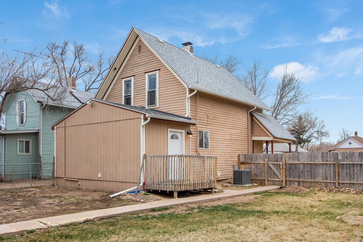 Primary Photo - 1225 4th St