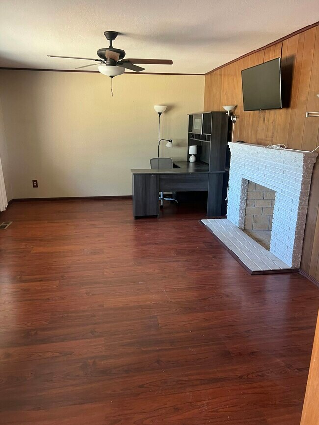 Foto del edificio - 4040 Marlow Ct