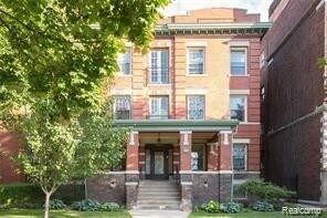 Primary Photo - 469 W Willis St