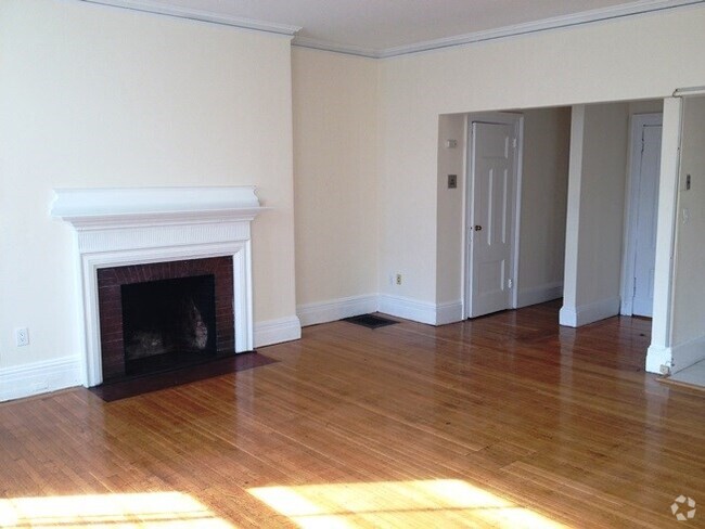 Building Photo - 507 Beacon St