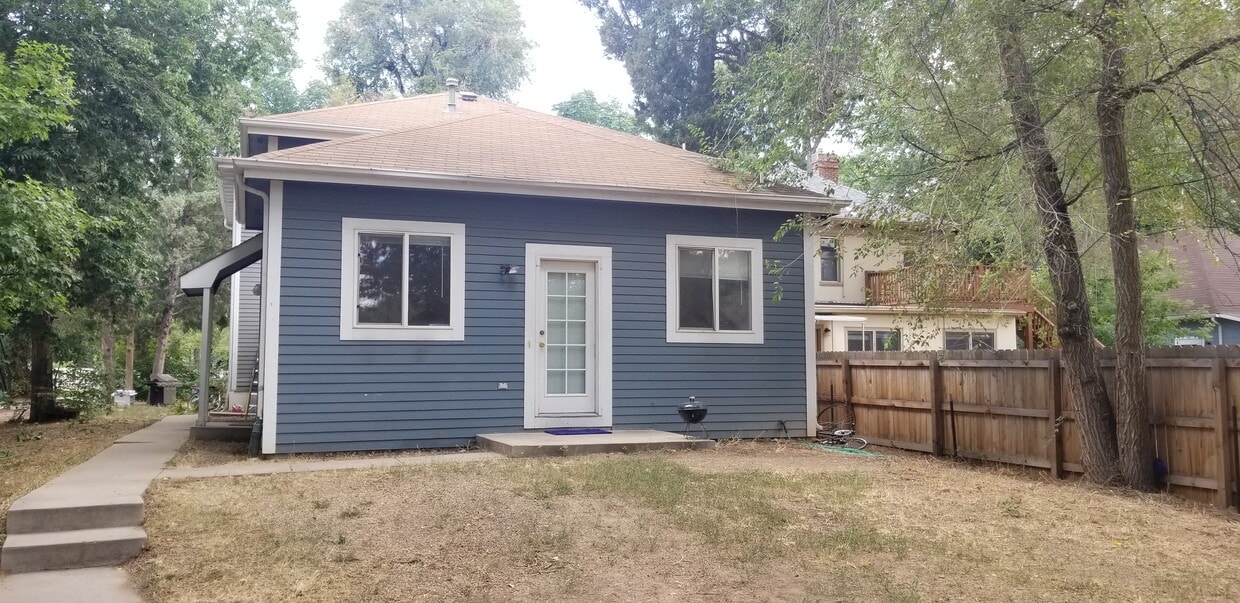 Building Photo - 616 S Howes St