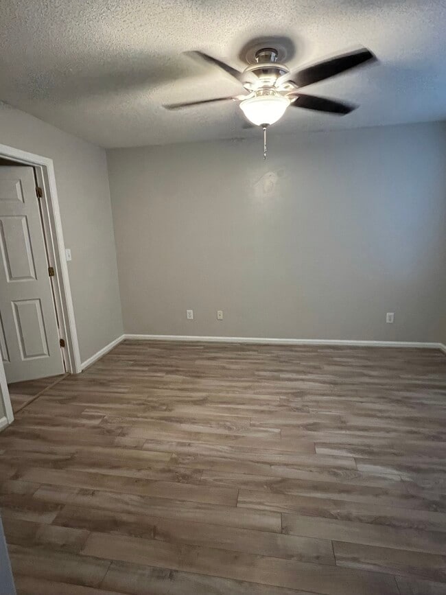 Foto del edificio - 863 Miller Creek Ln