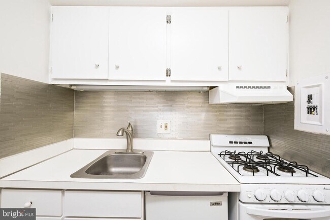Foto del edificio - 4507 Cumberland Ave