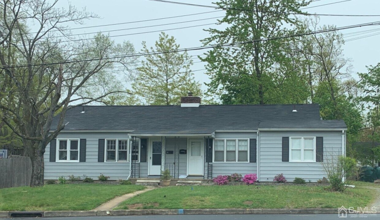 7 William St Unit B, Jamesburg, NJ 08831 Room for Rent in Jamesburg