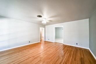 Building Photo - 610 S Belknap St