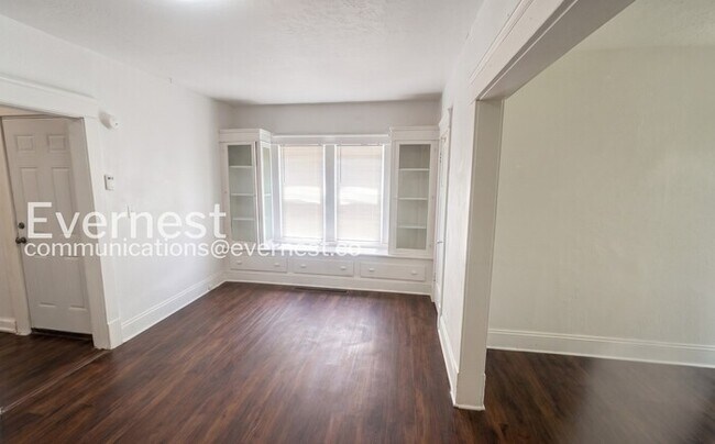 Foto del edificio - 3353 E 132nd St