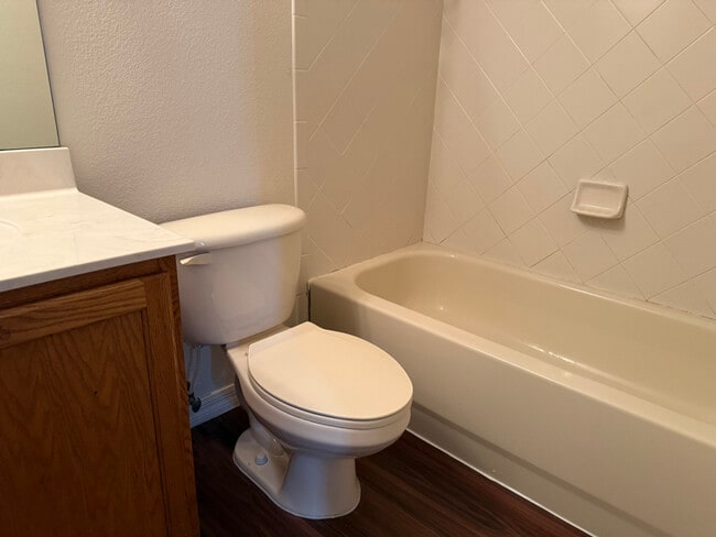 Building Photo - 6530 Lake Pembroke Pl