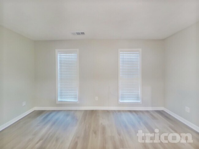 Building Photo - 3845 Forsythia Way