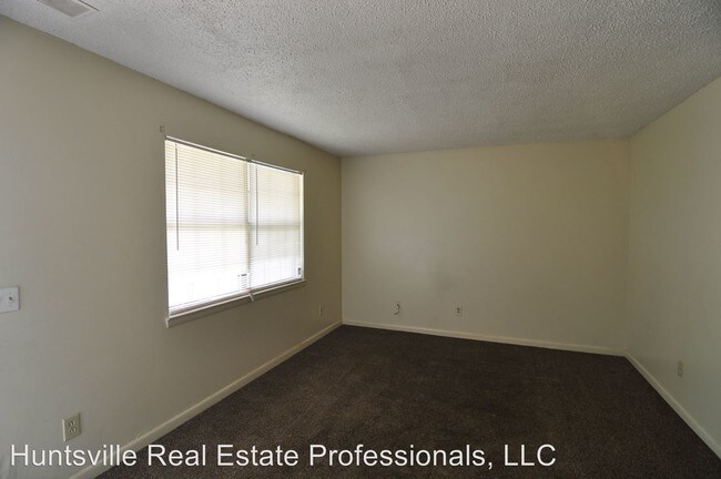 Building Photo - 4524 Bonnell Dr NW