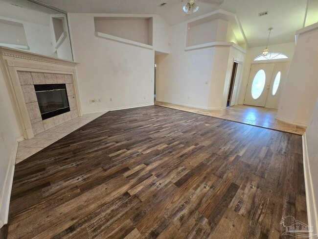 Foto del edificio - 4219 Spindlewick Dr