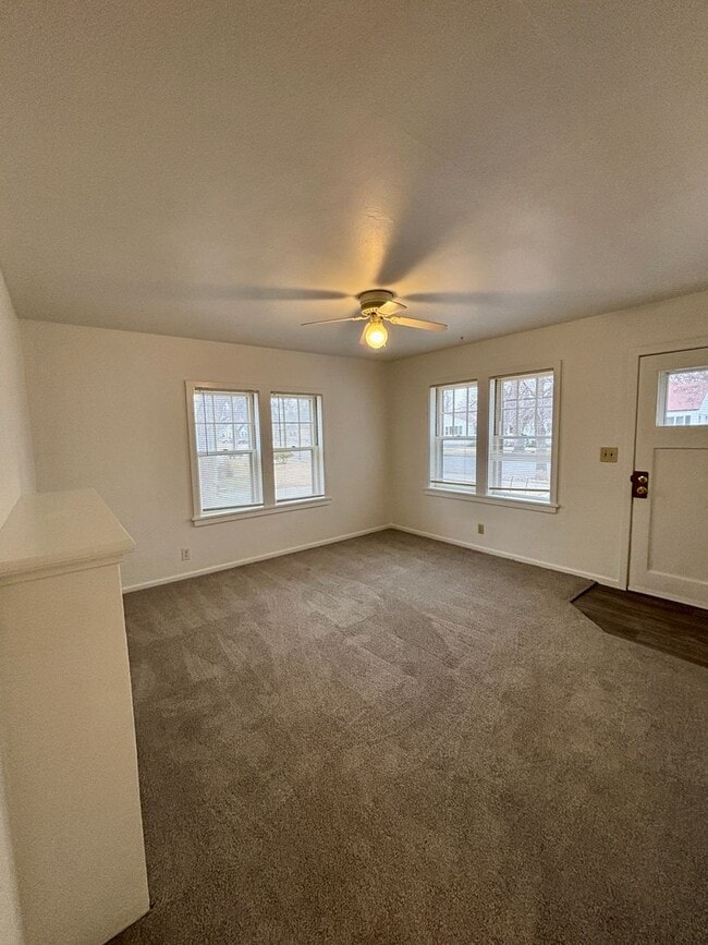 Building Photo - 828 1/2-615 1/2 Miles Ave