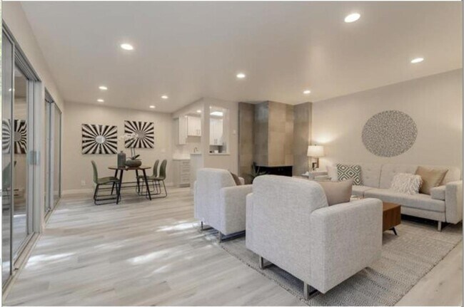 Foto del edificio - 1-Bedroom Unit with Parking in Mountain View, CA!