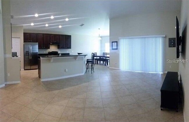 Building Photo - 10525 Cabbage Tree Loop