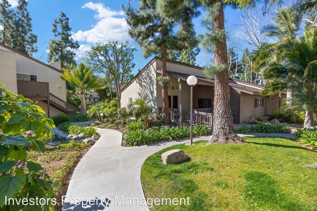 Building Photo - 1 br, 1 bath House - 1360 Cabrillo Park Dr...