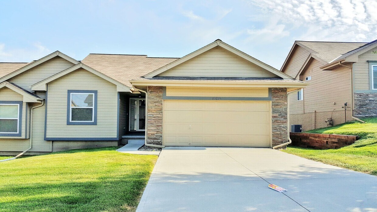 Foto principal - Elkhorn Ranch Townhome