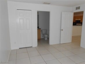 Building Photo - 4944 Golfview Blvd