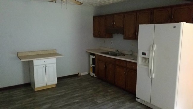 Building Photo - 714 Henry Ln
