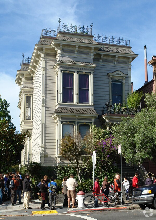 Primary Photo - 301-303 Scott St