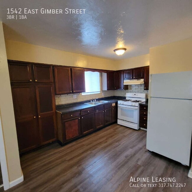 Building Photo - 1542 E Gimber St