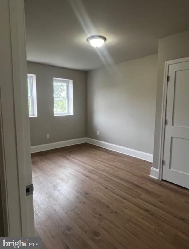 Foto del edificio - 607 E 19th St
