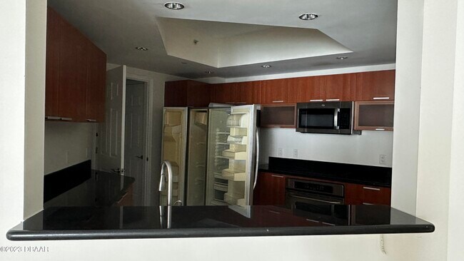Building Photo - 241 Riverside Dr