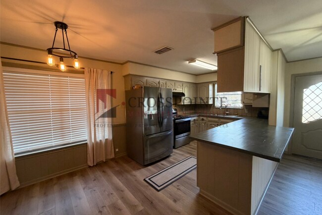 Foto del edificio - Almost Ready! 2 Bedroom 1 Bath ON Lake Palestine!